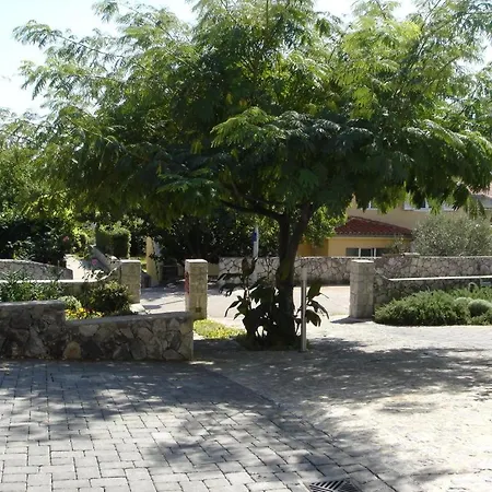 Grzalja-rozic Apartment *